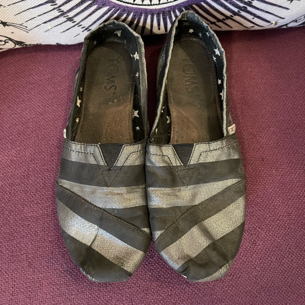 Black & Silver Toms Plus